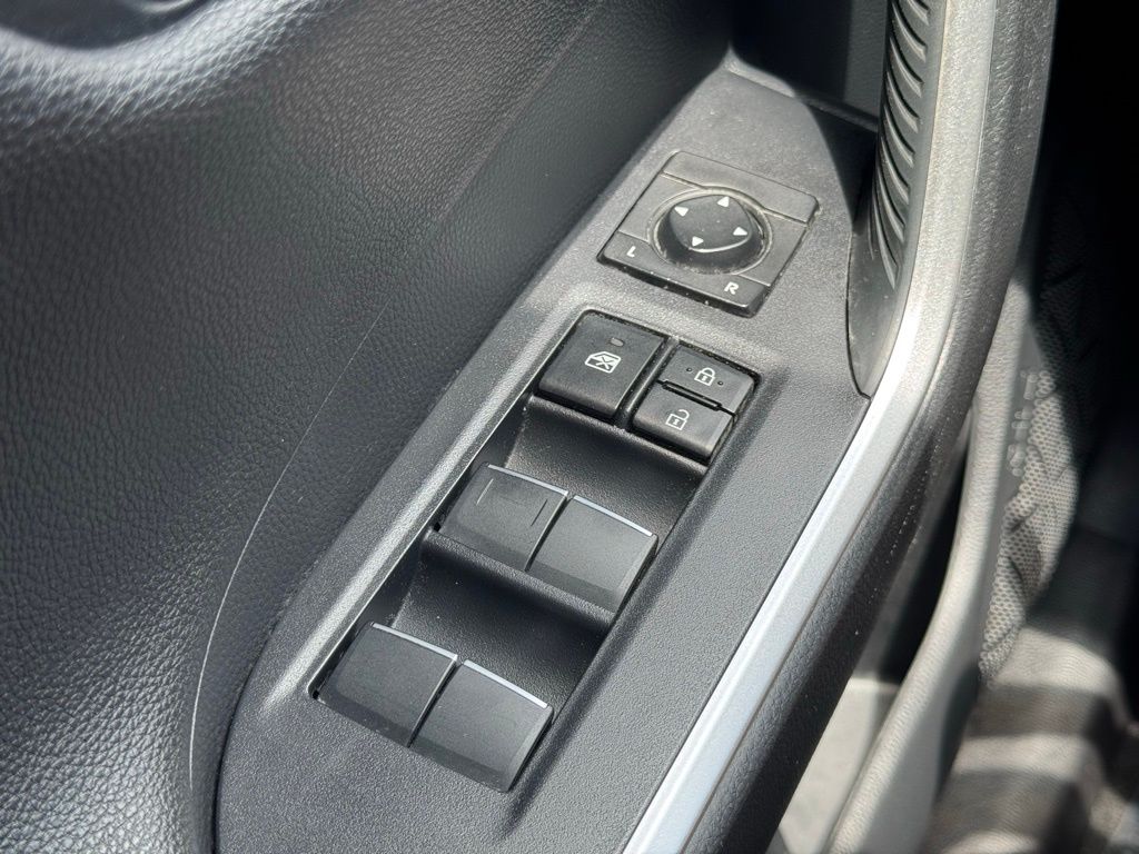2021 Toyota RAV4 Hybrid XSE photo 22