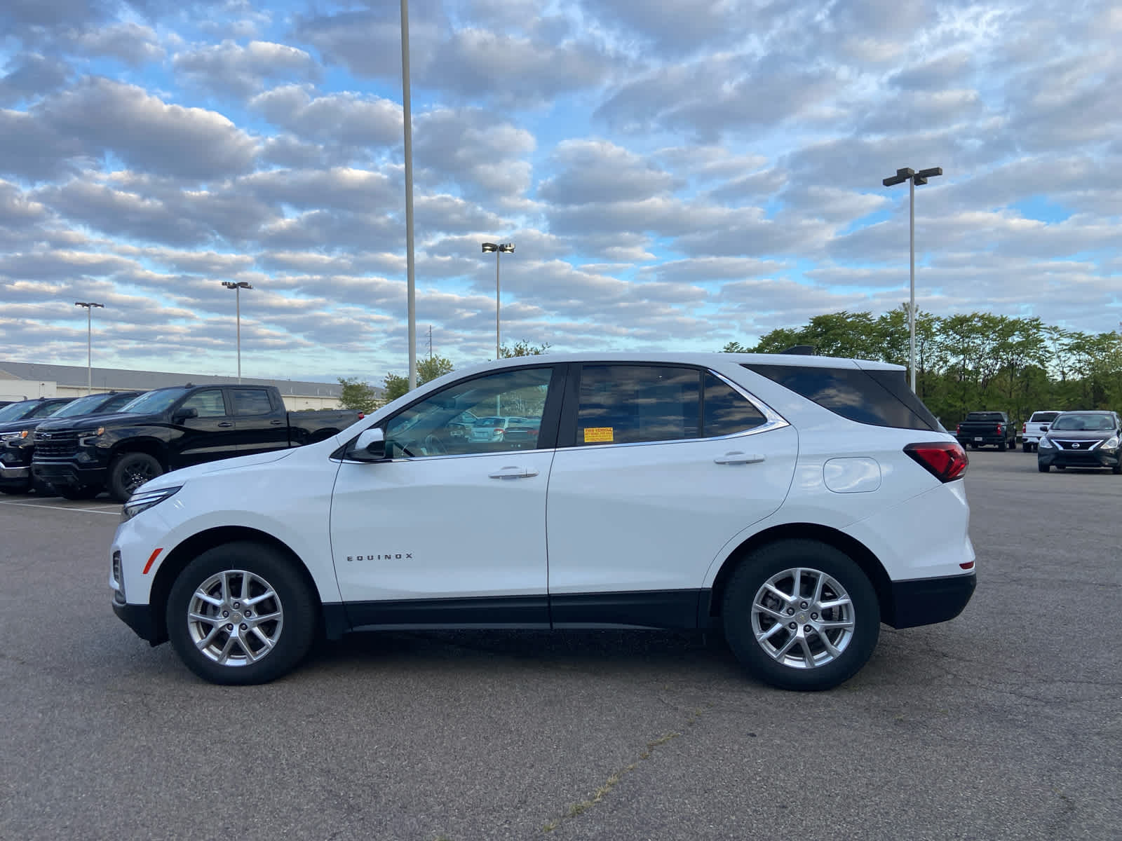 2023 Chevrolet Equinox LT photo 4