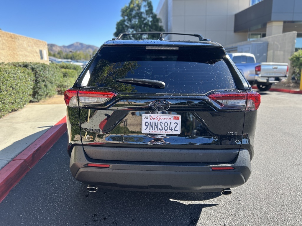 2024 Toyota RAV4 XLE photo 4
