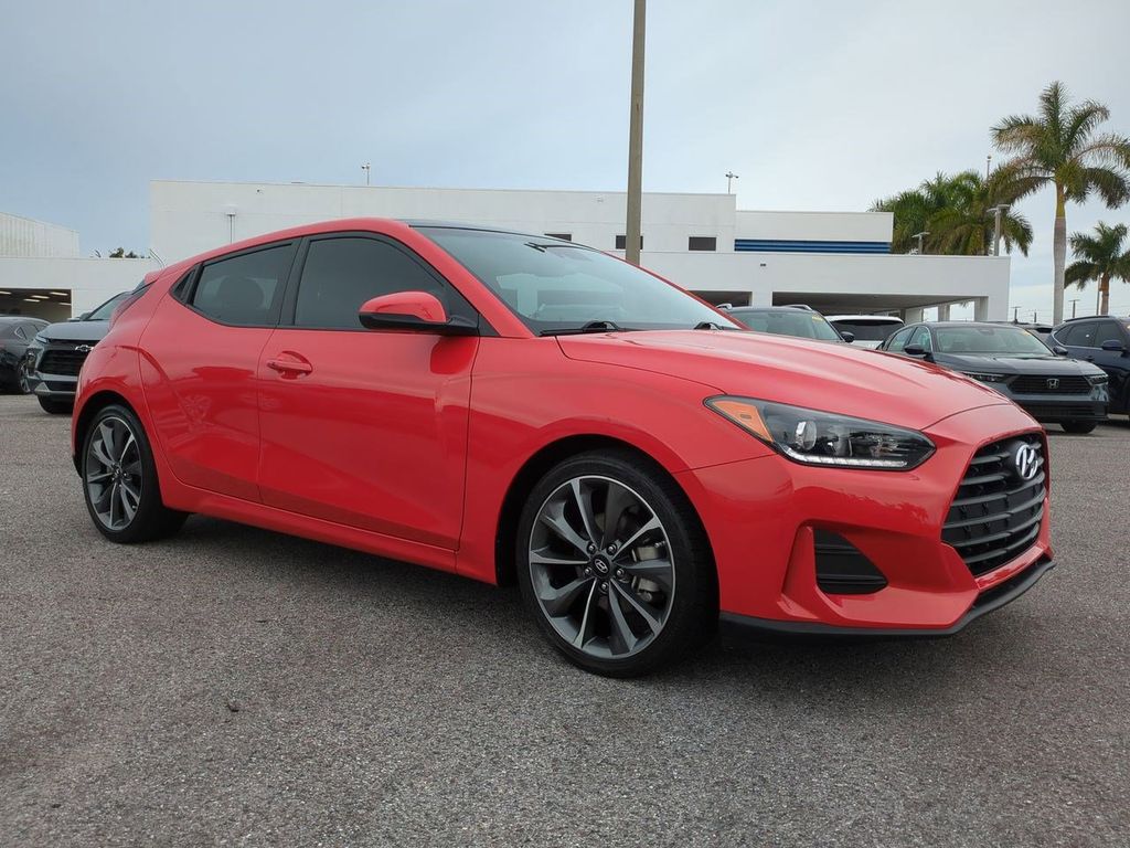 2021 Hyundai Veloster 2.0L Premium photo 3