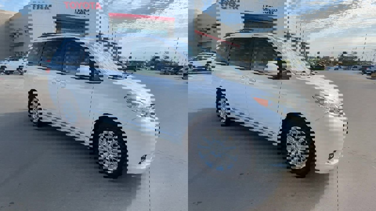 Used 2016 Toyota Sienna XLE with VIN 5TDDK3DC2GS136705 for sale in Kansas City
