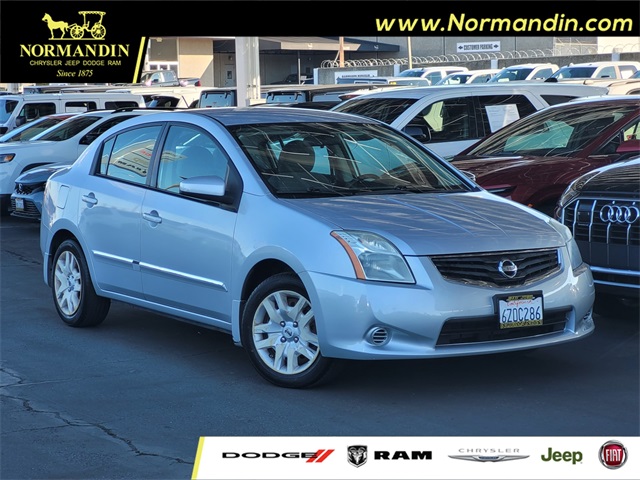 2010 Nissan Sentra S's photo
