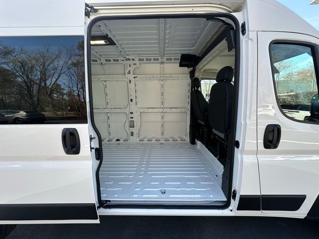 2025 Ram ProMaster 2500 Cargo Van photo 3