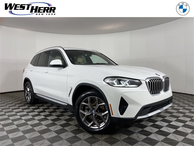 2022 BMW X3 30i's photo