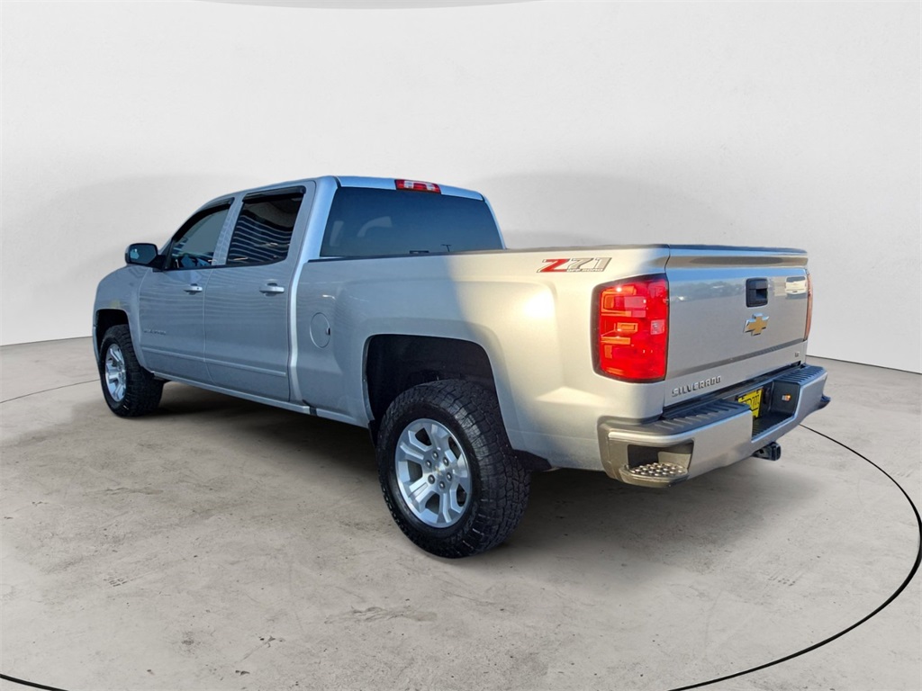 2018 Chevrolet Silverado 1500 LT photo 3