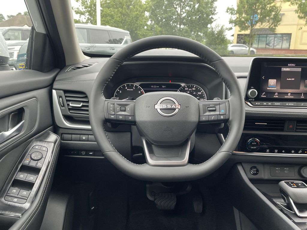 2026 Nissan Rogue SV photo 4