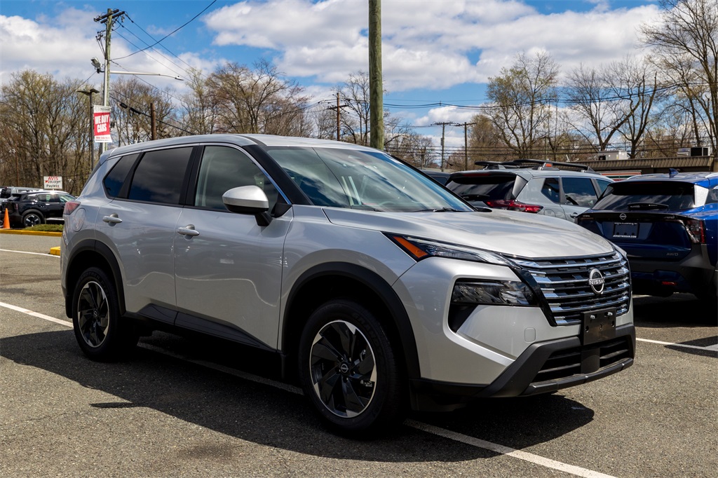 2025 Nissan Rogue SV photo 3