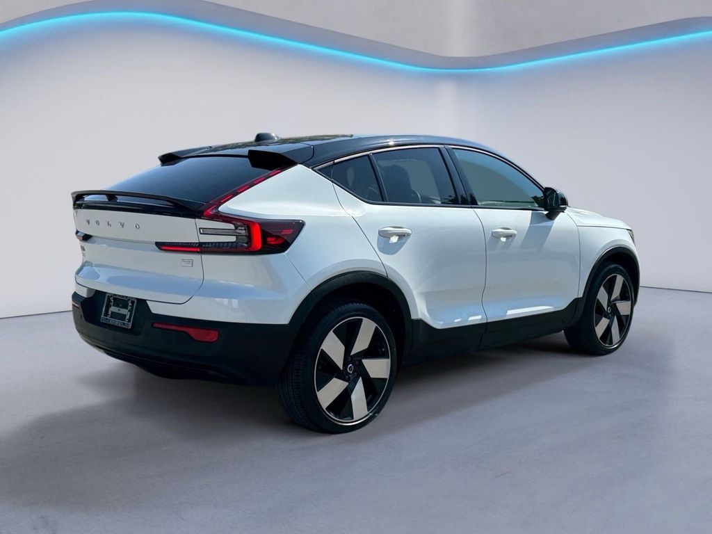 2022 Volvo C40 Recharge Ultimate photo 4