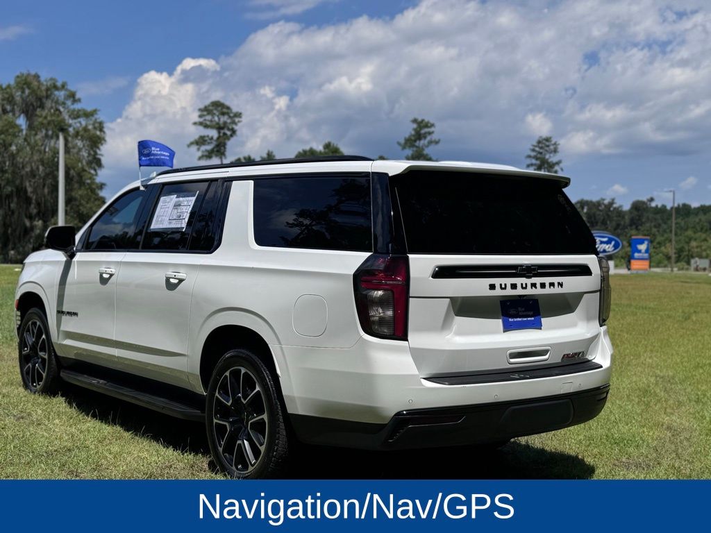 2023 Chevrolet Suburban RST photo 3