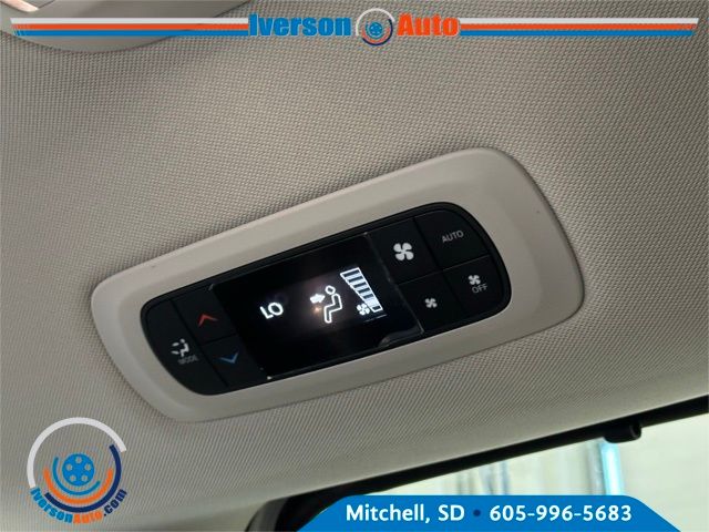 2017 Chrysler Pacifica Touring Plus photo 27