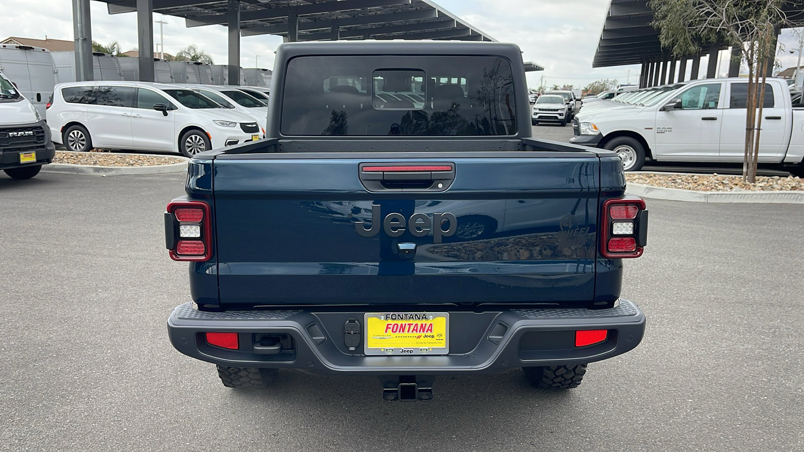 2025 Jeep Gladiator Willys photo 4