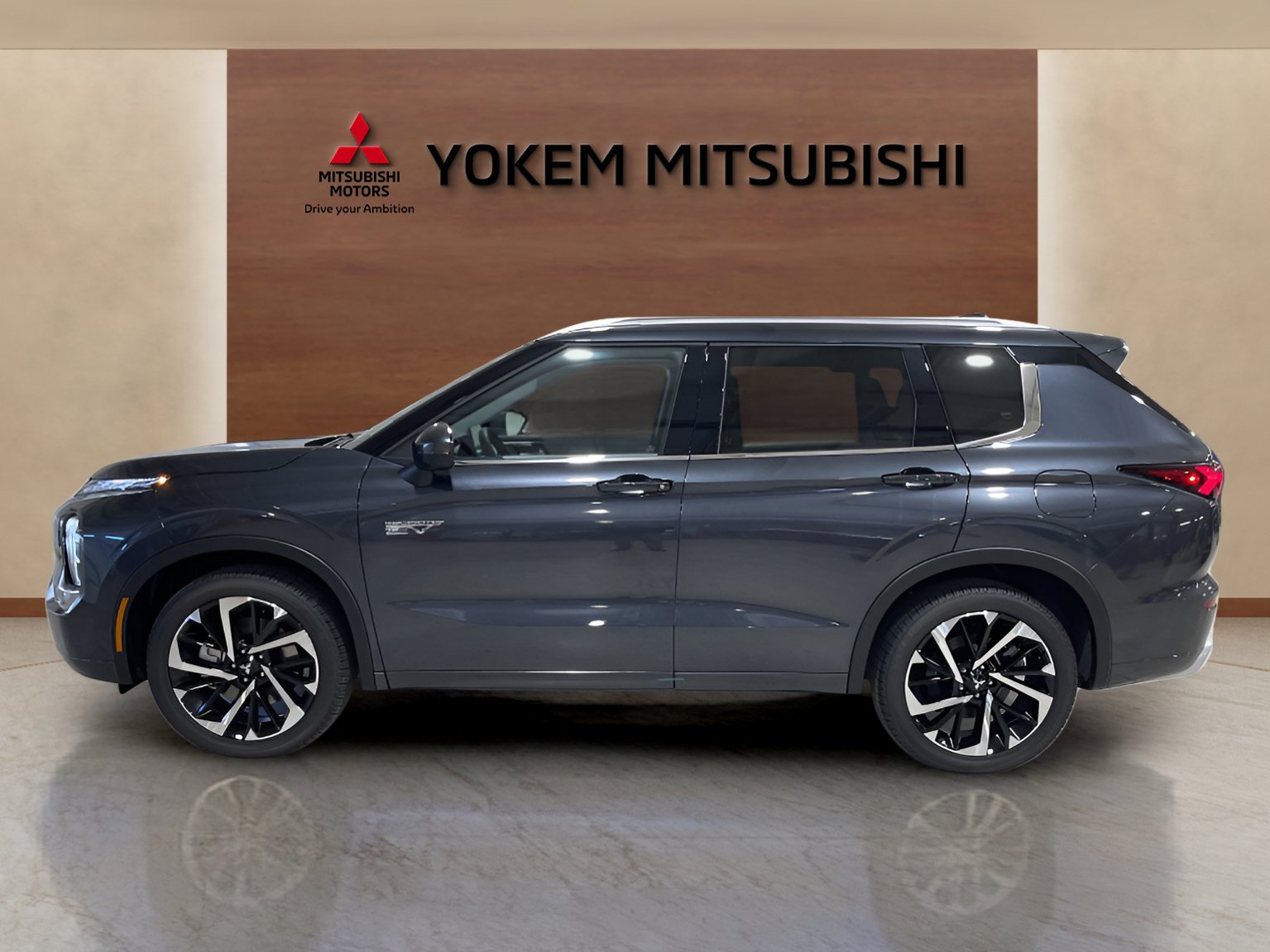 2025 Mitsubishi Outlander PHEV SEL photo 2