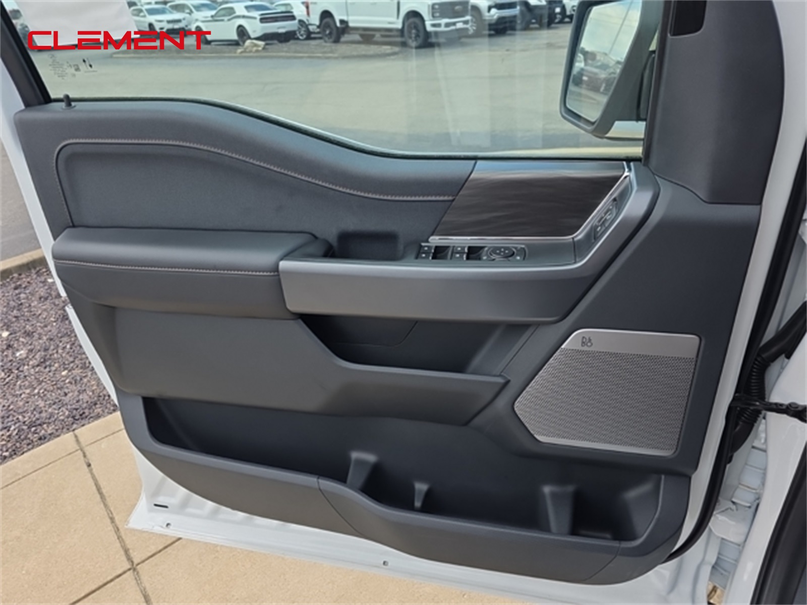 2025 Ford F-150 Lariat photo 23