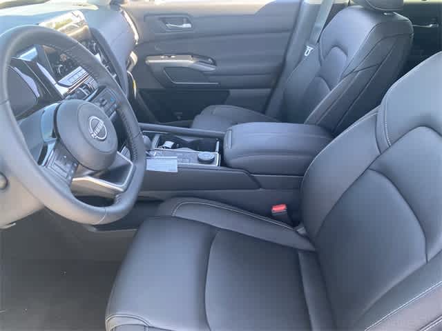 2025 Nissan Pathfinder SL photo 15