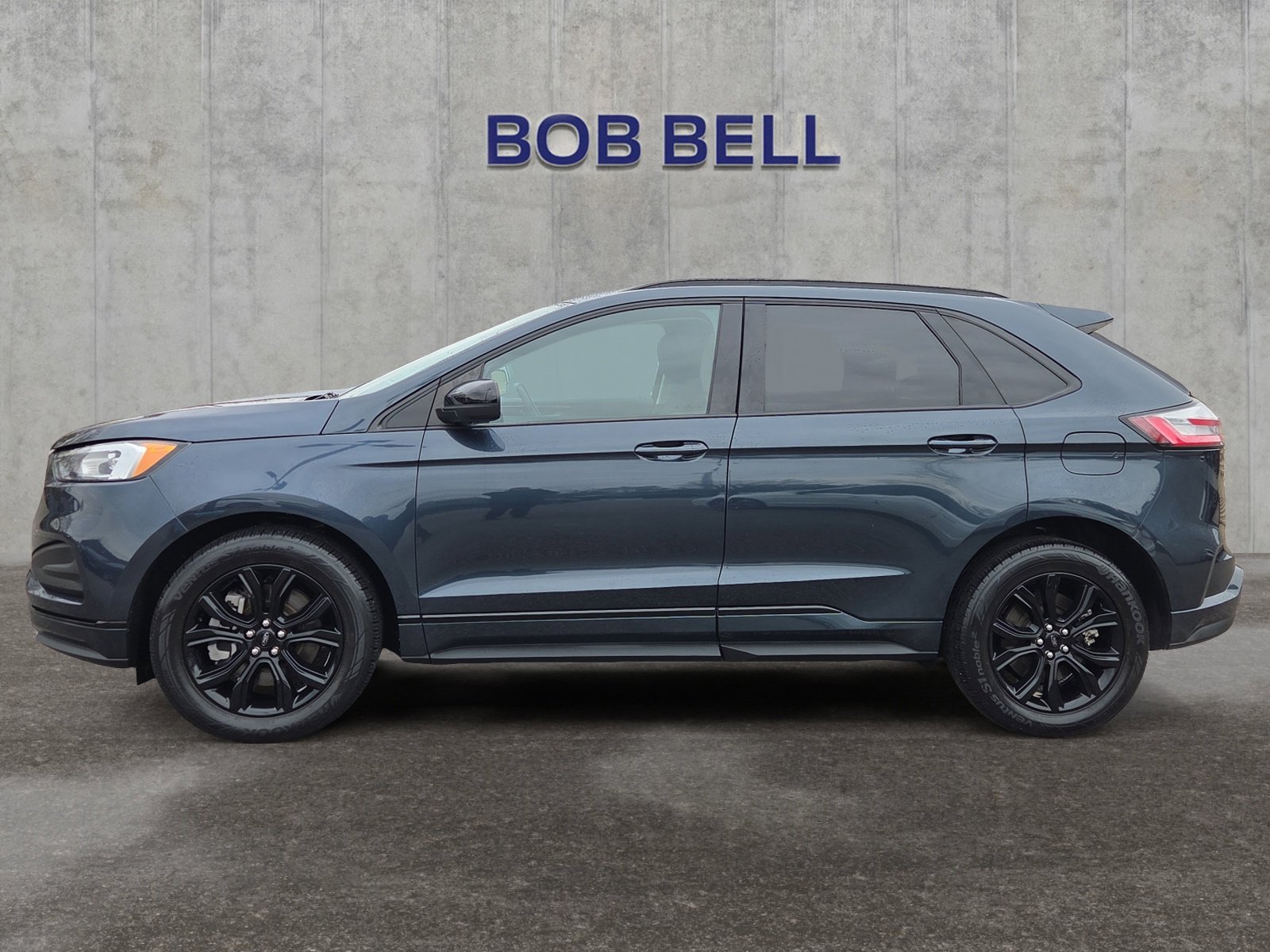 2022 Ford Edge SE photo 2