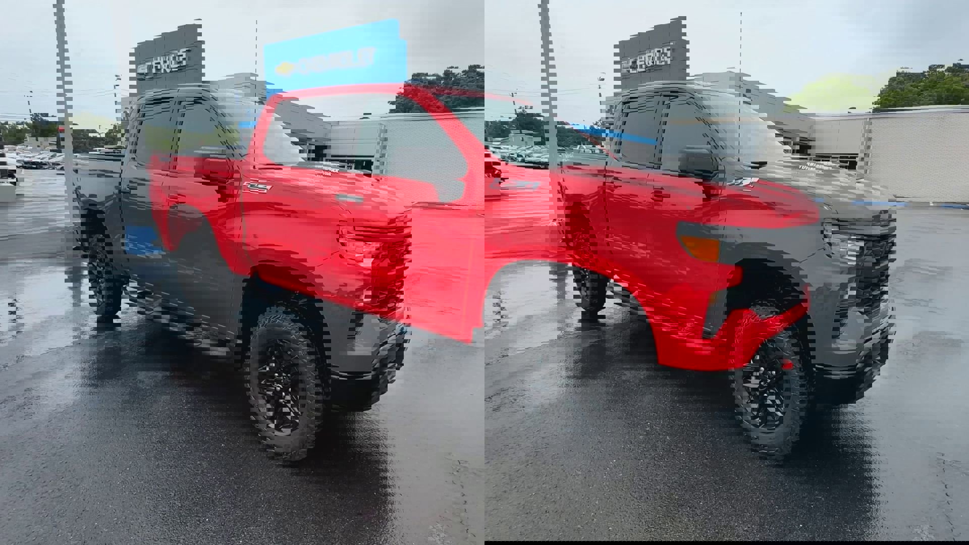 2025 Chevrolet Silverado 1500 Custom Trail Boss photo 2