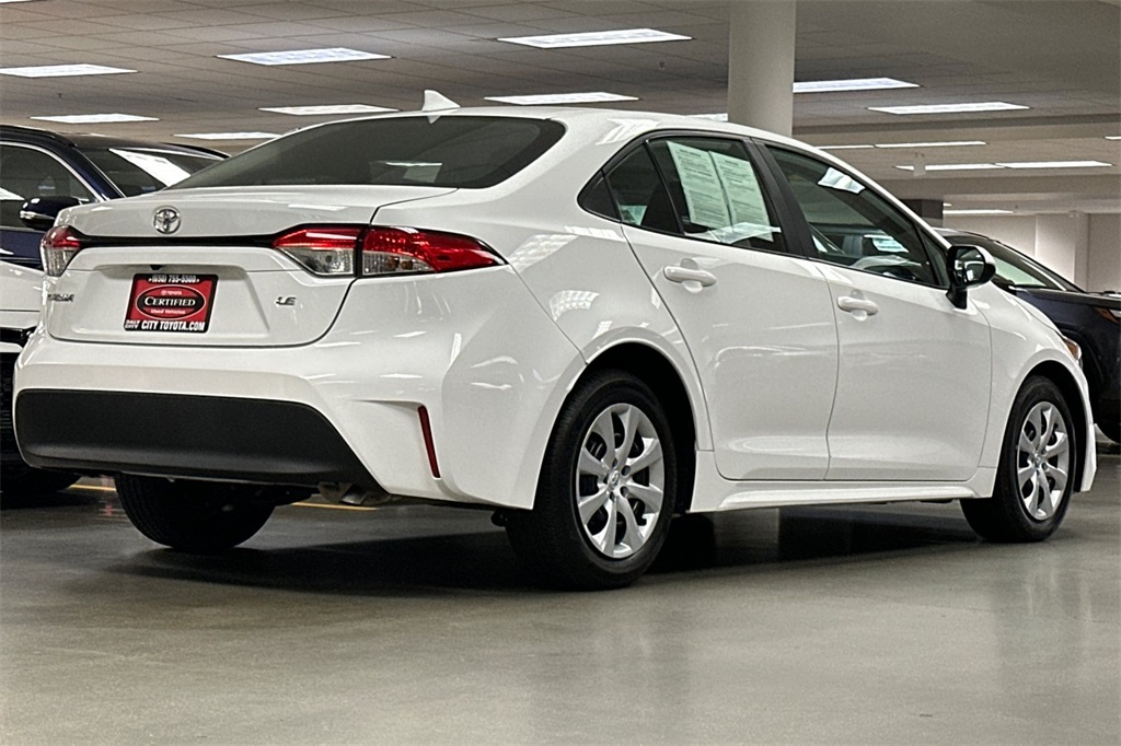 2024 Toyota Corolla LE photo 2