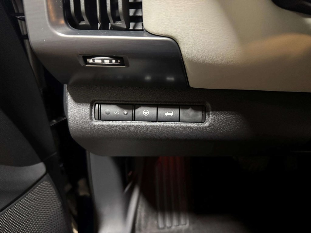 2023 Nissan Pathfinder SL photo 18