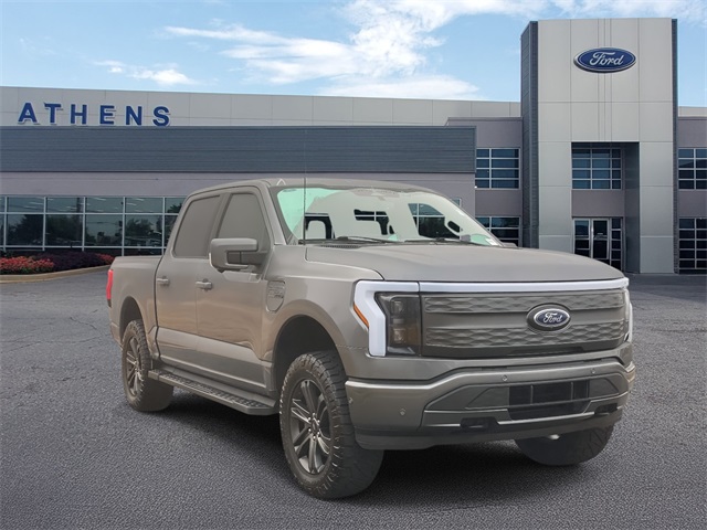 2023 Ford F-150 Lightning Lariat's photo