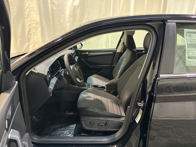 2025 Volkswagen Jetta 1.5T SE photo 11