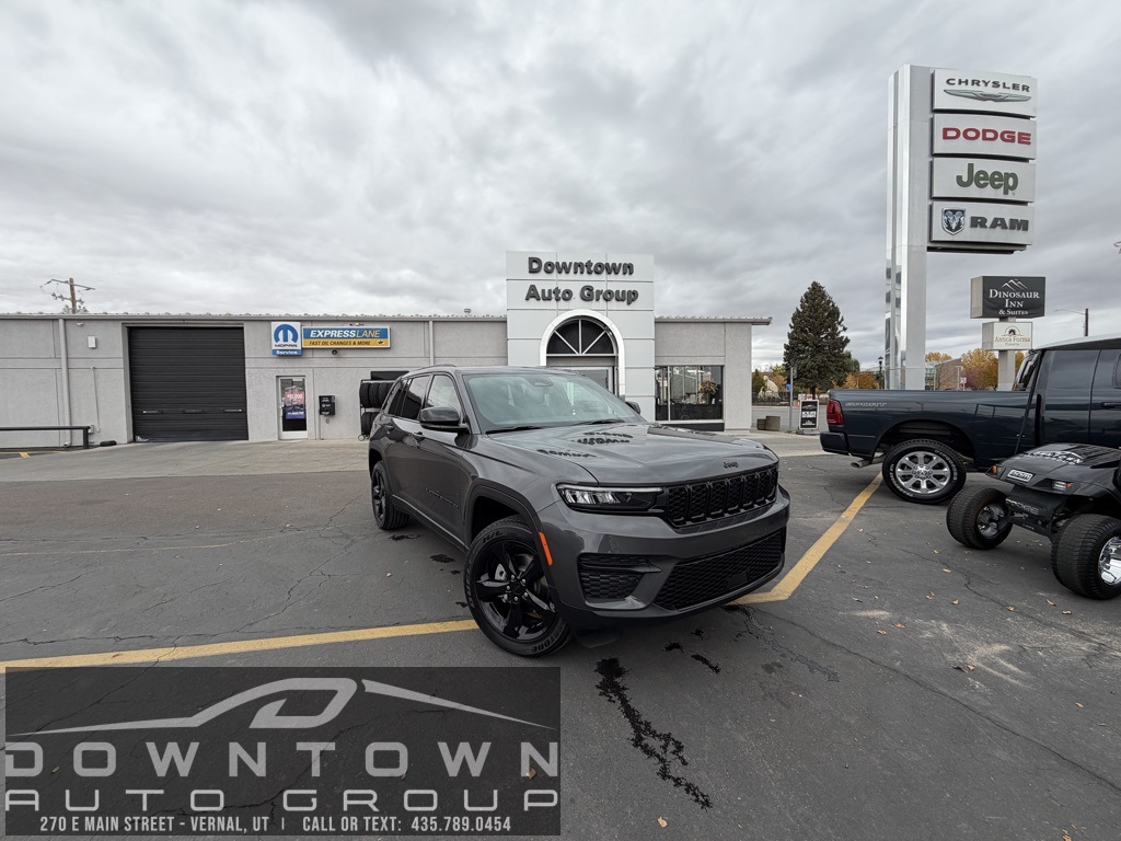 2025 Jeep Grand Cherokee Altitude's photo