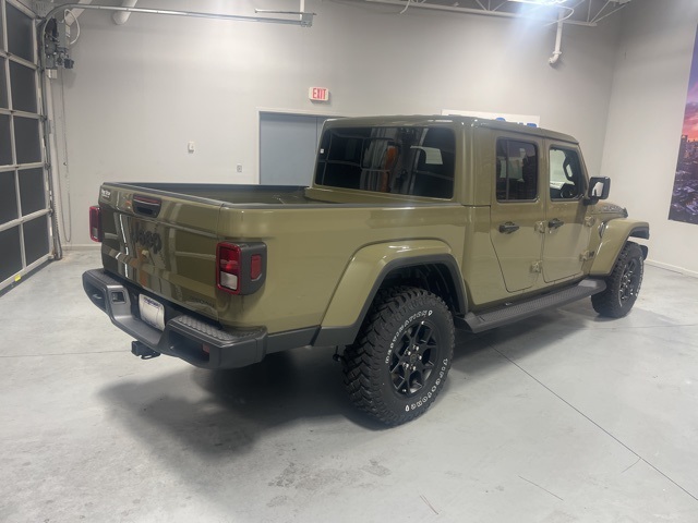 2025 Jeep Gladiator Sport photo 3