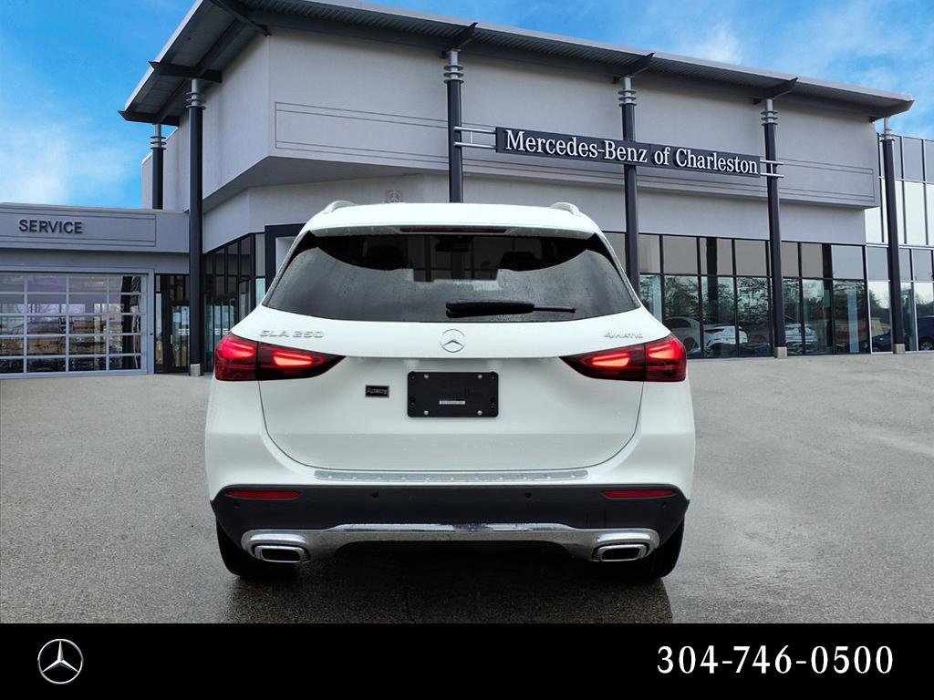 2026 Mercedes Benz GLA 250 4MATIC photo 4