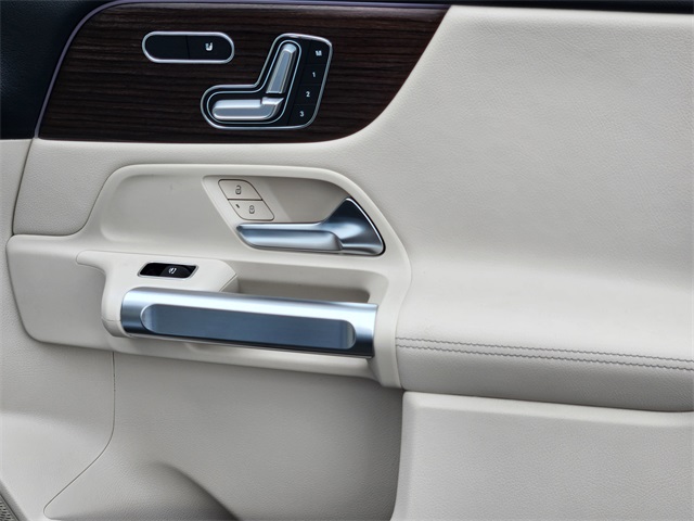 2026 Mercedes Benz GLB 250 4MATIC photo 15