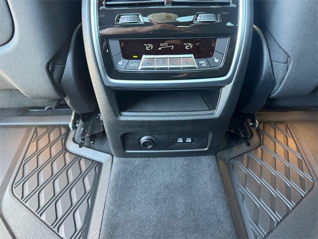 2026 Bmw X7 M60i photo 24