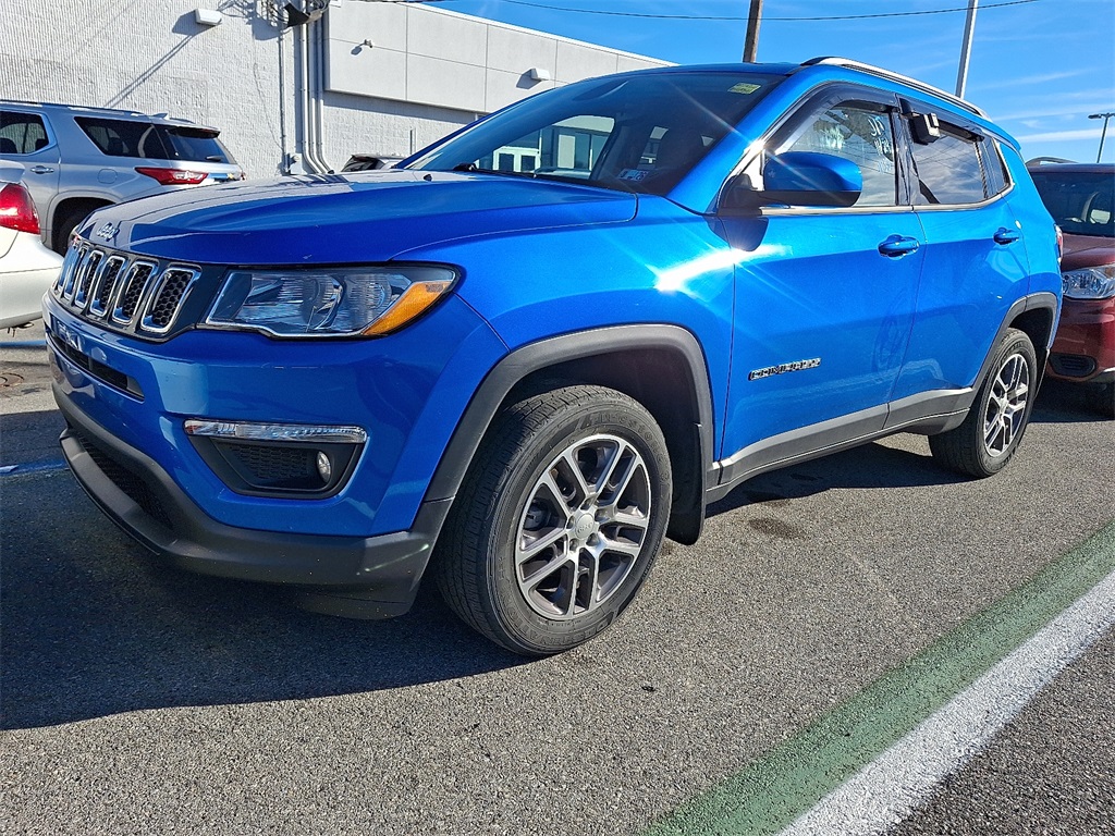 2019 Jeep Compass Latitude photo 2