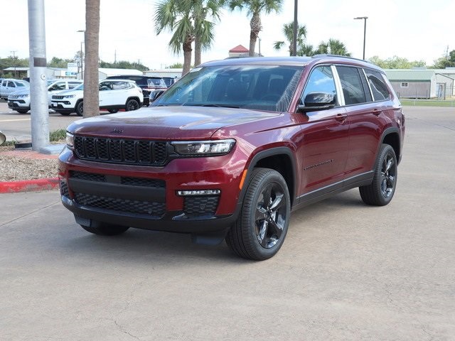 2025 Jeep Grand Cherokee Limited photo 3