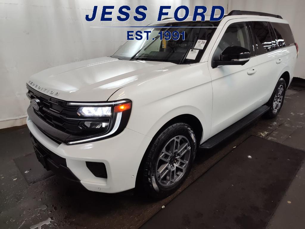 2025 Ford Expedition Active's photo