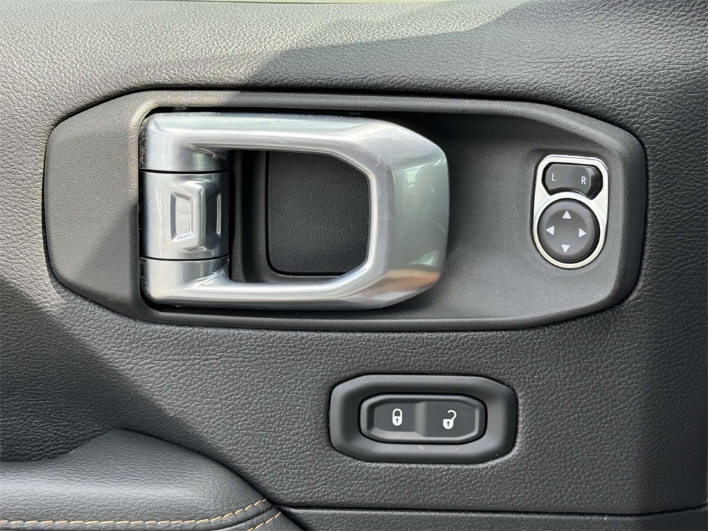 2022 Jeep Wrangler Unlimited Sahara High Altitude 4xe photo 28