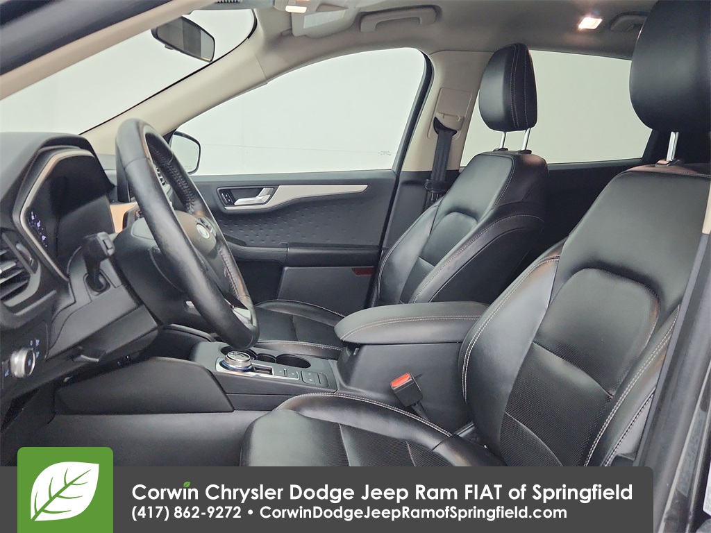2020 Ford Escape SEL photo 18