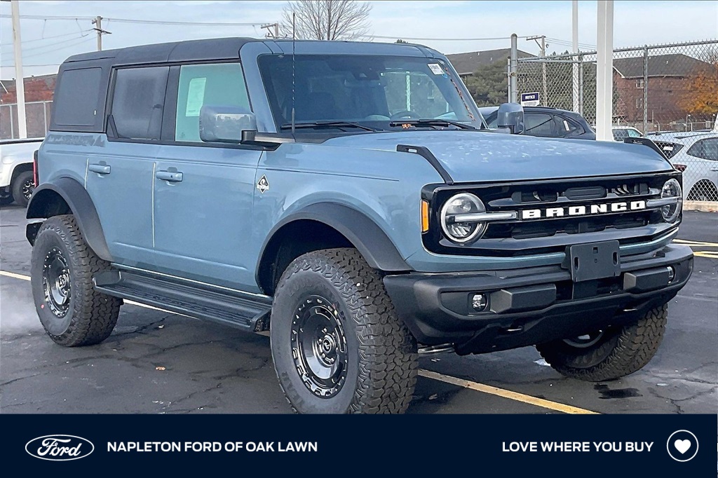 2025 Ford Bronco 4-Door Outer Banks's photo