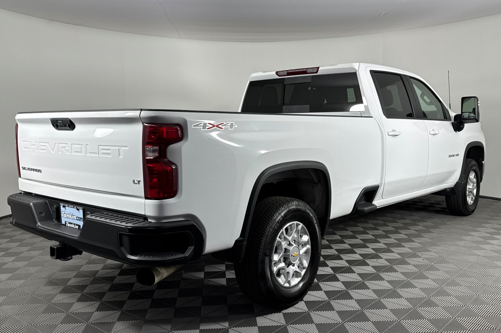2024 Chevrolet Silverado 3500HD LT photo 4