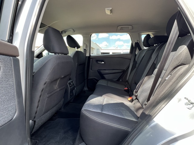 2021 Nissan Rogue SV photo 26