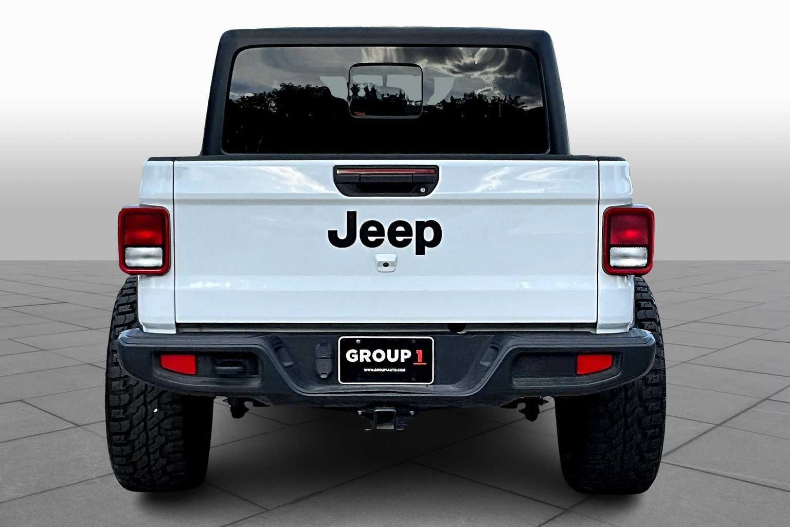 2023 Jeep Gladiator Willys photo 4