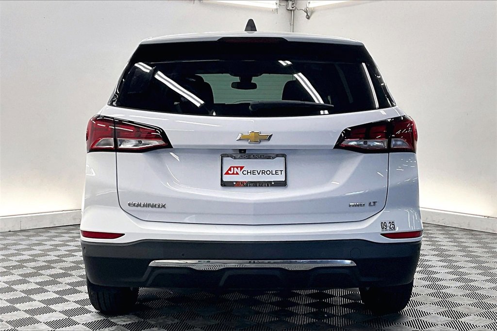 2023 Chevrolet Equinox LT photo 3