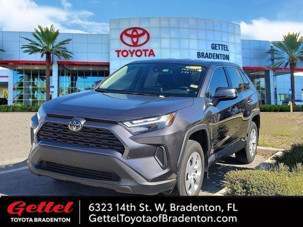 2024 Toyota RAV4 LE