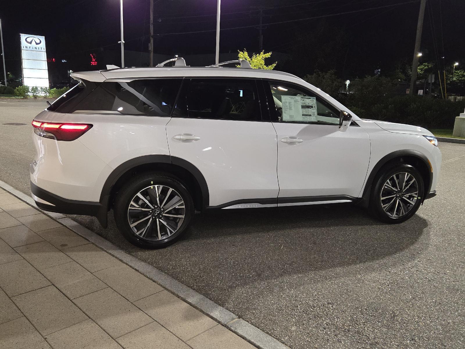2026 Infiniti QX60 Luxe photo 13