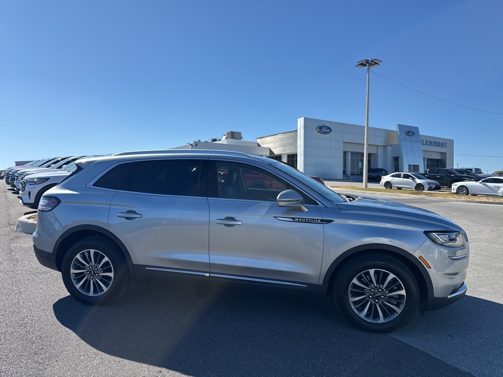 2021 Lincoln Nautilus Reserve's photo