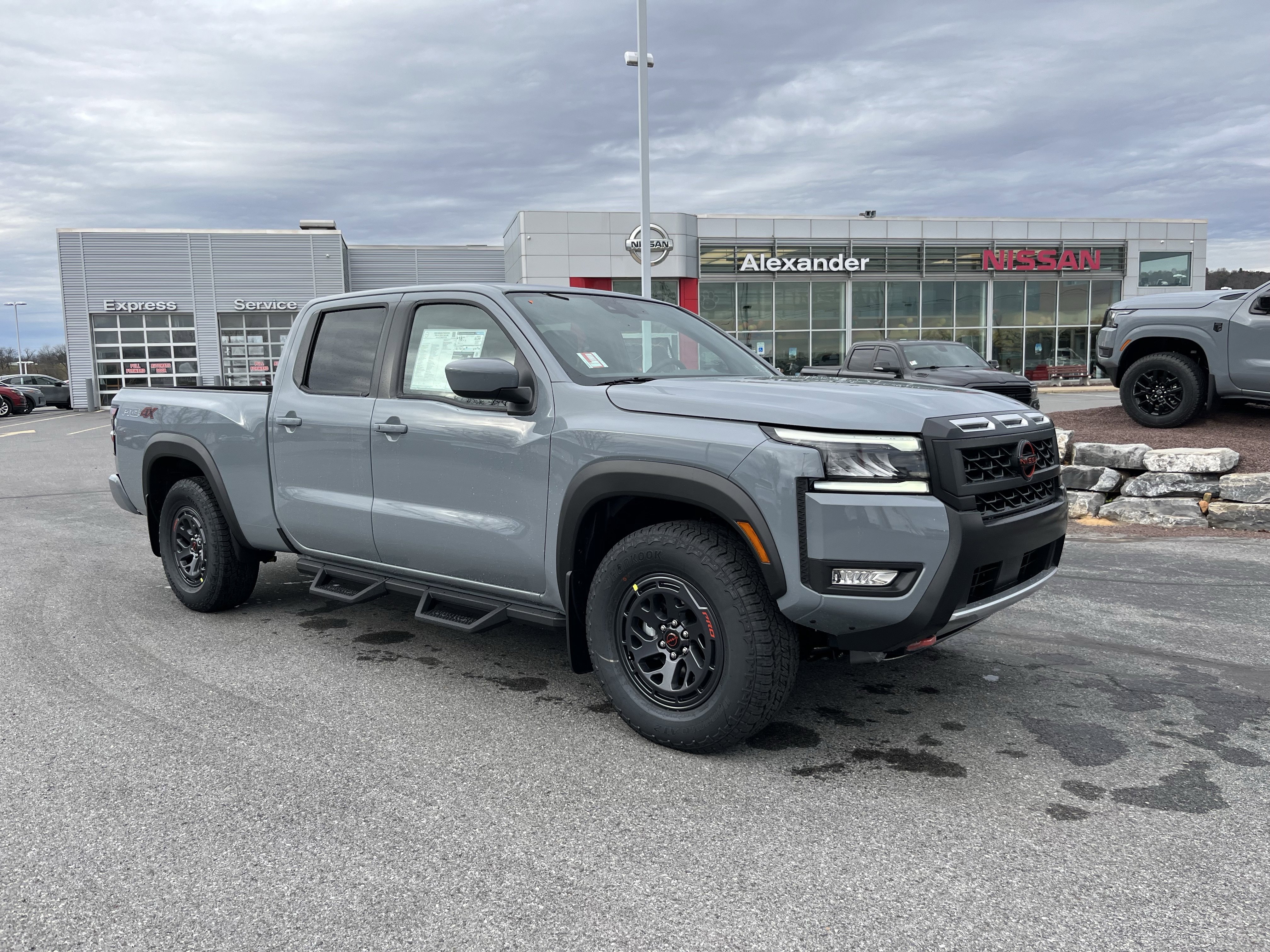 2026 Nissan Frontier PRO-4X's photo