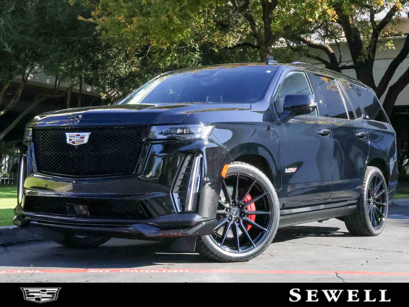 2023 Cadillac Escalade V-Series's photo