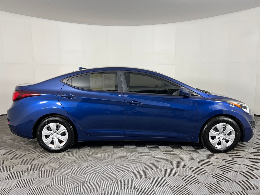 2016 Hyundai Elantra SE photo 4