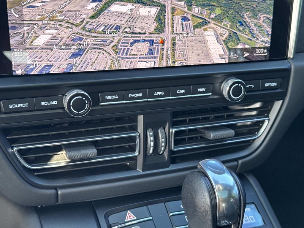 2021 Porsche Macan GTS photo 21