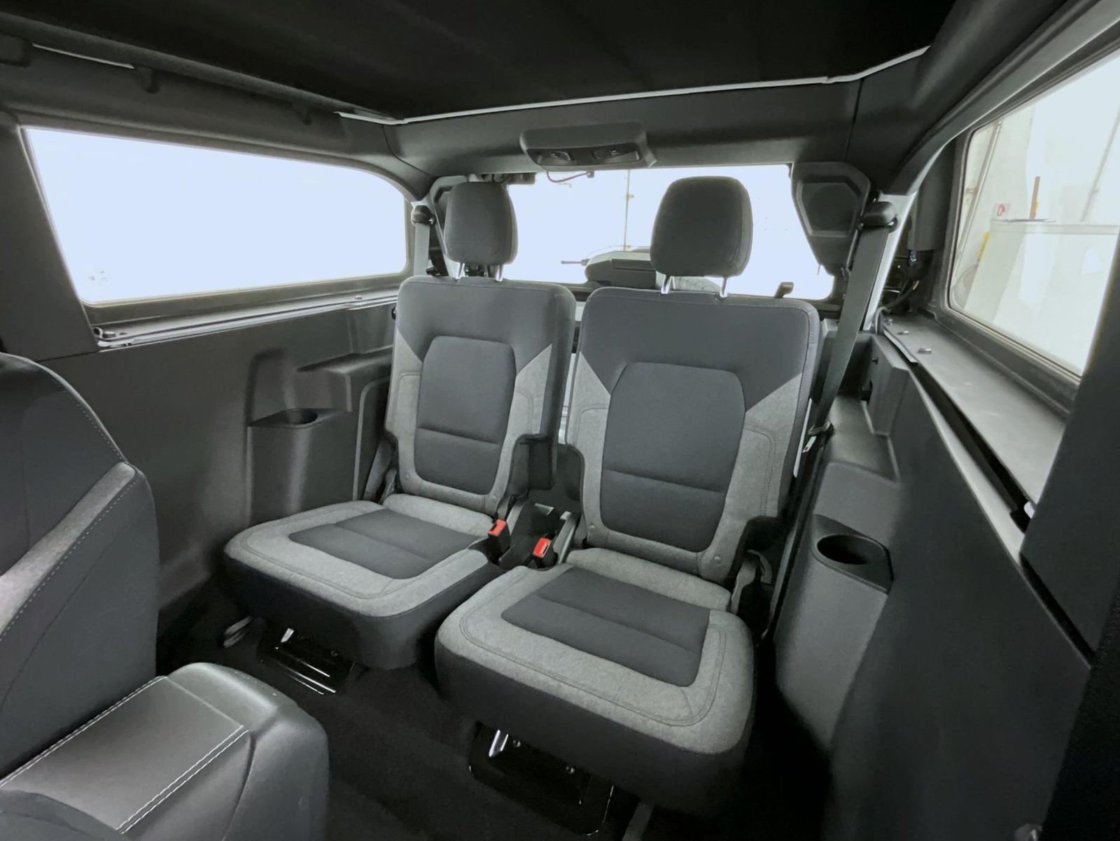 2025 Ford Bronco Base photo 18