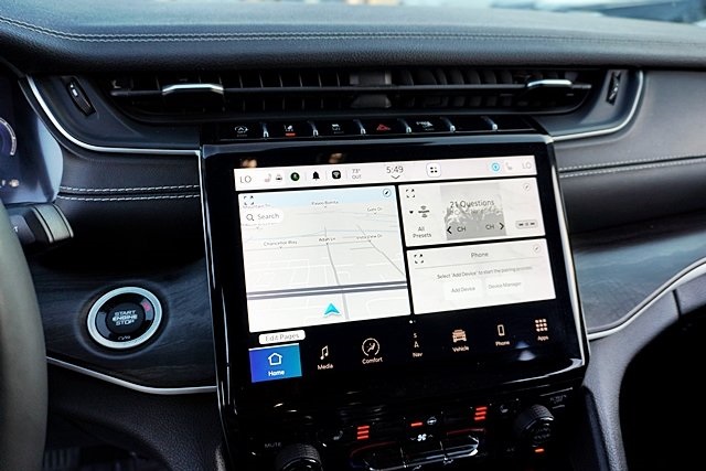 Used 2023 Red Jeep Limited image 22