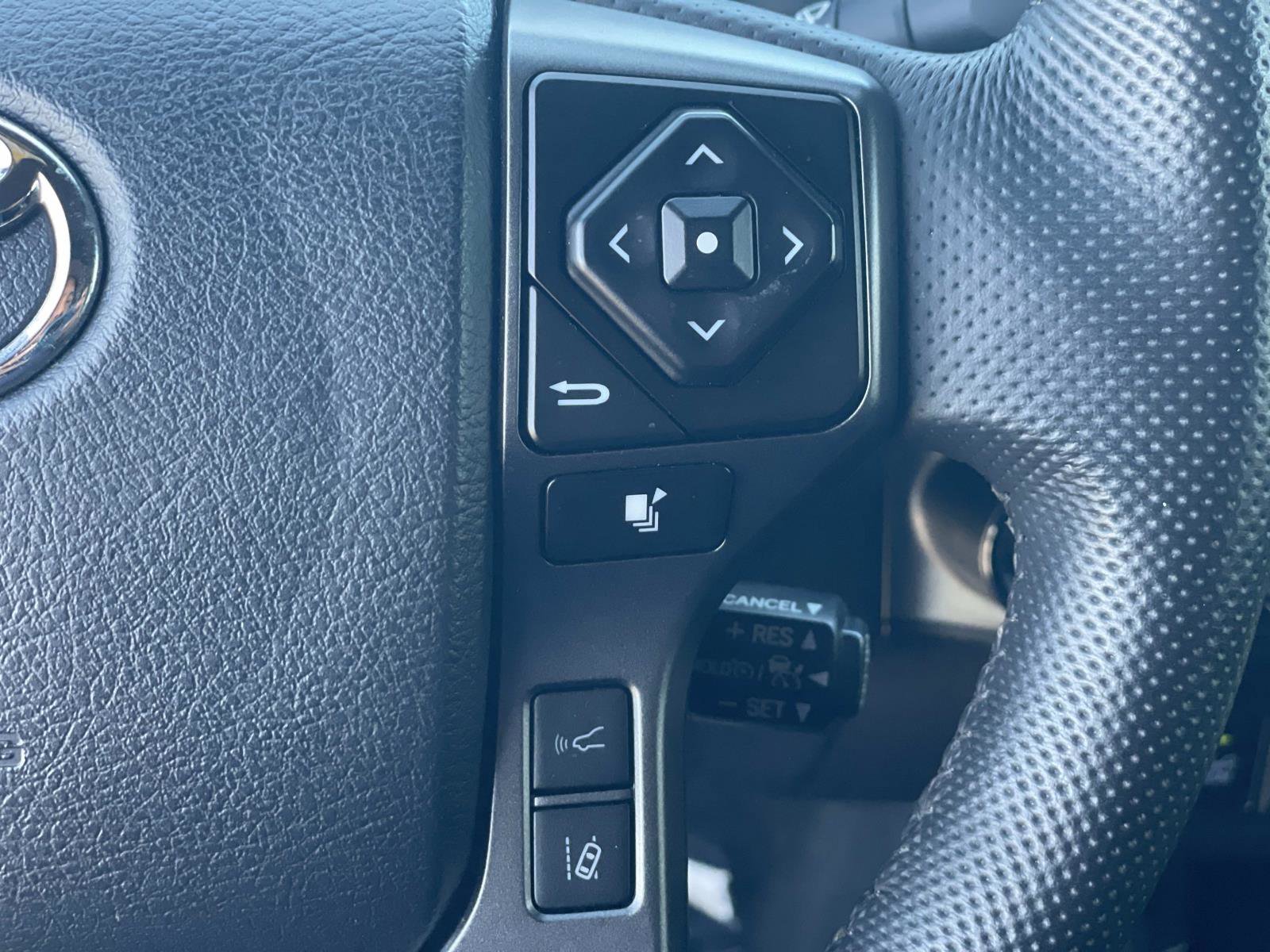 2023 Toyota Tacoma TRD photo 9