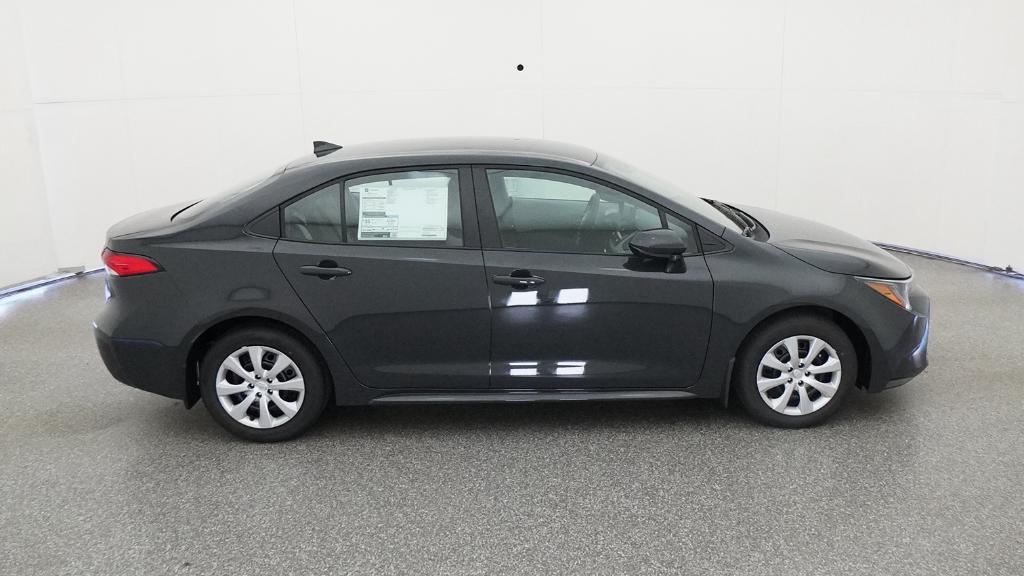 2025 Toyota Corolla LE photo 22
